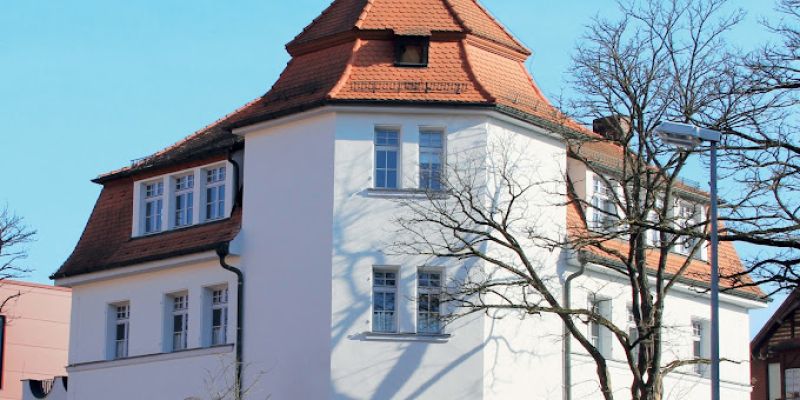 Friedenskirche-Schwabach-Eventlocation-Front_-_Kopie.jpg